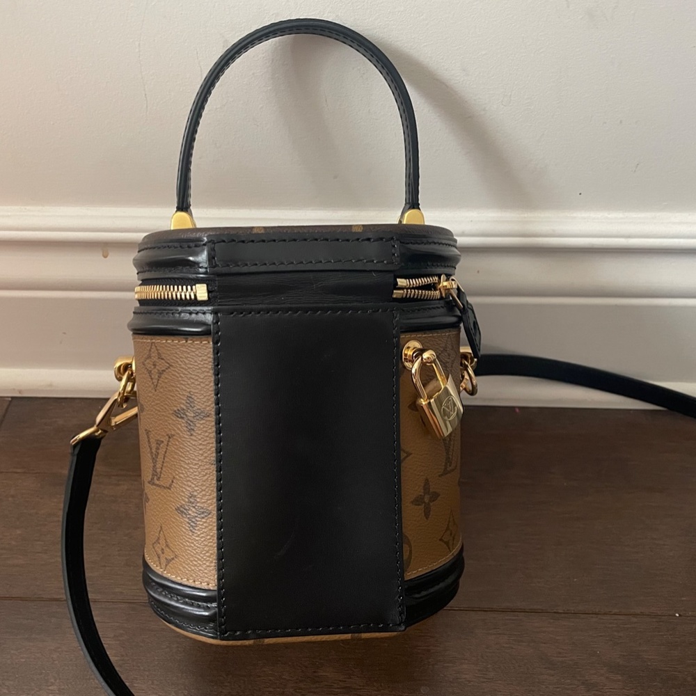 EMT 2050 100% Authentic Loius Vuitton Cannes Handbag - Picture 3 of 10